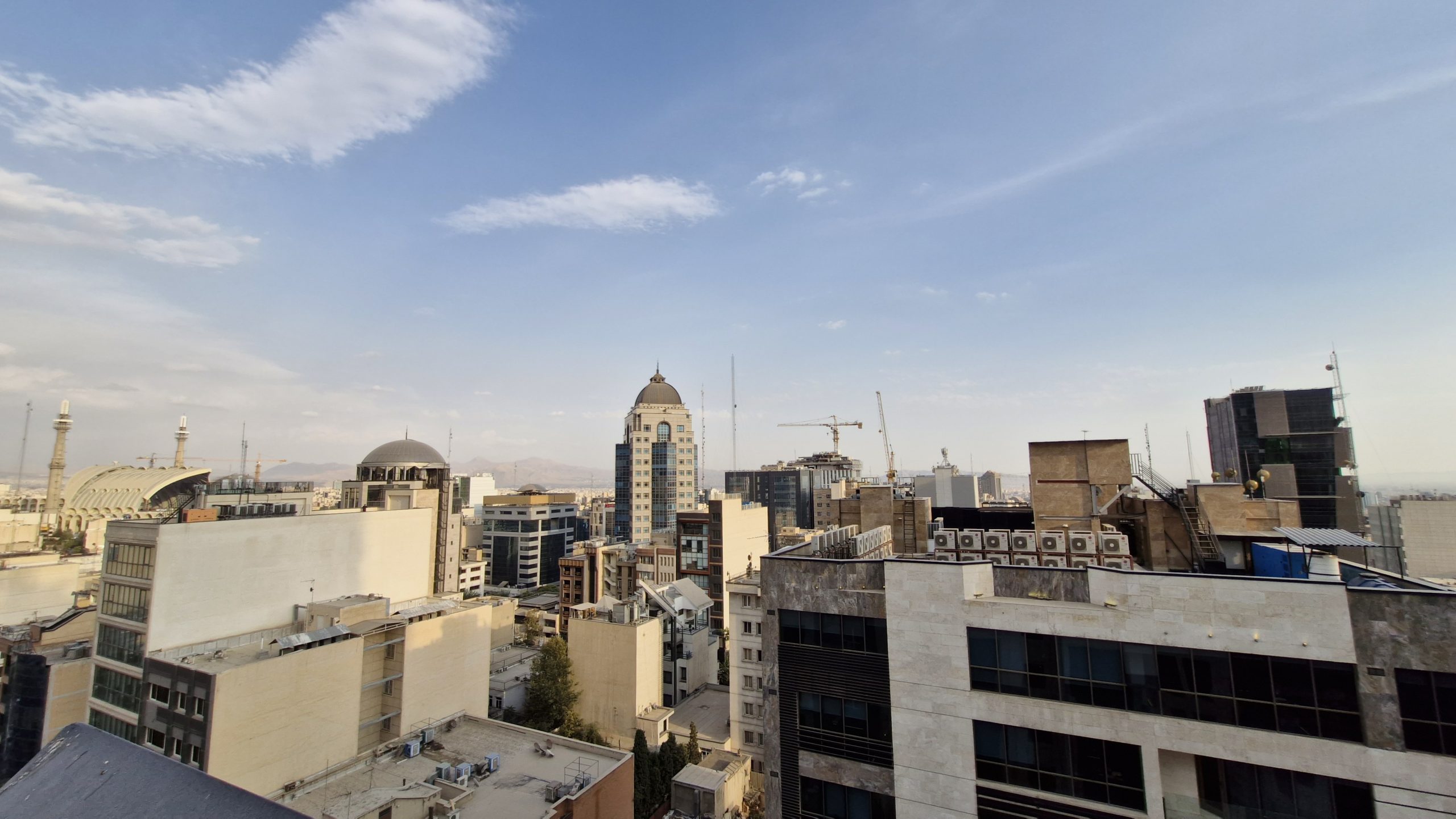 بررسی دوربین الترا واید گوشی s23 Fe