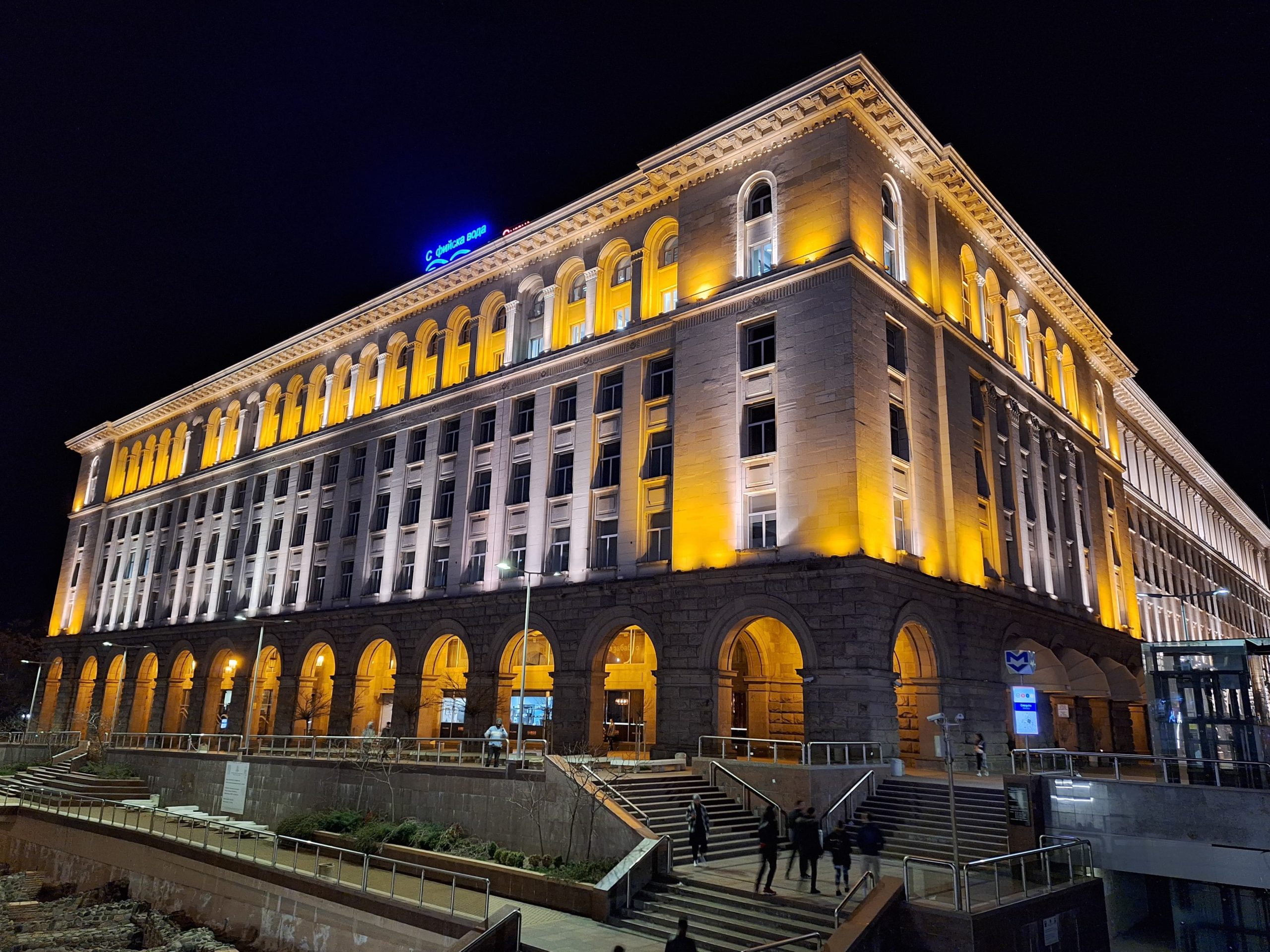 بررسی دوربین الترا واید s24 ultra در شب